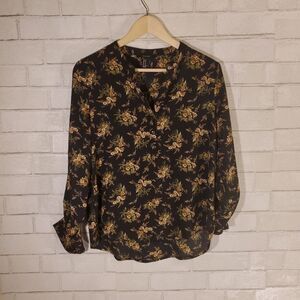 Forever 21 half-button down‎ floral blouse